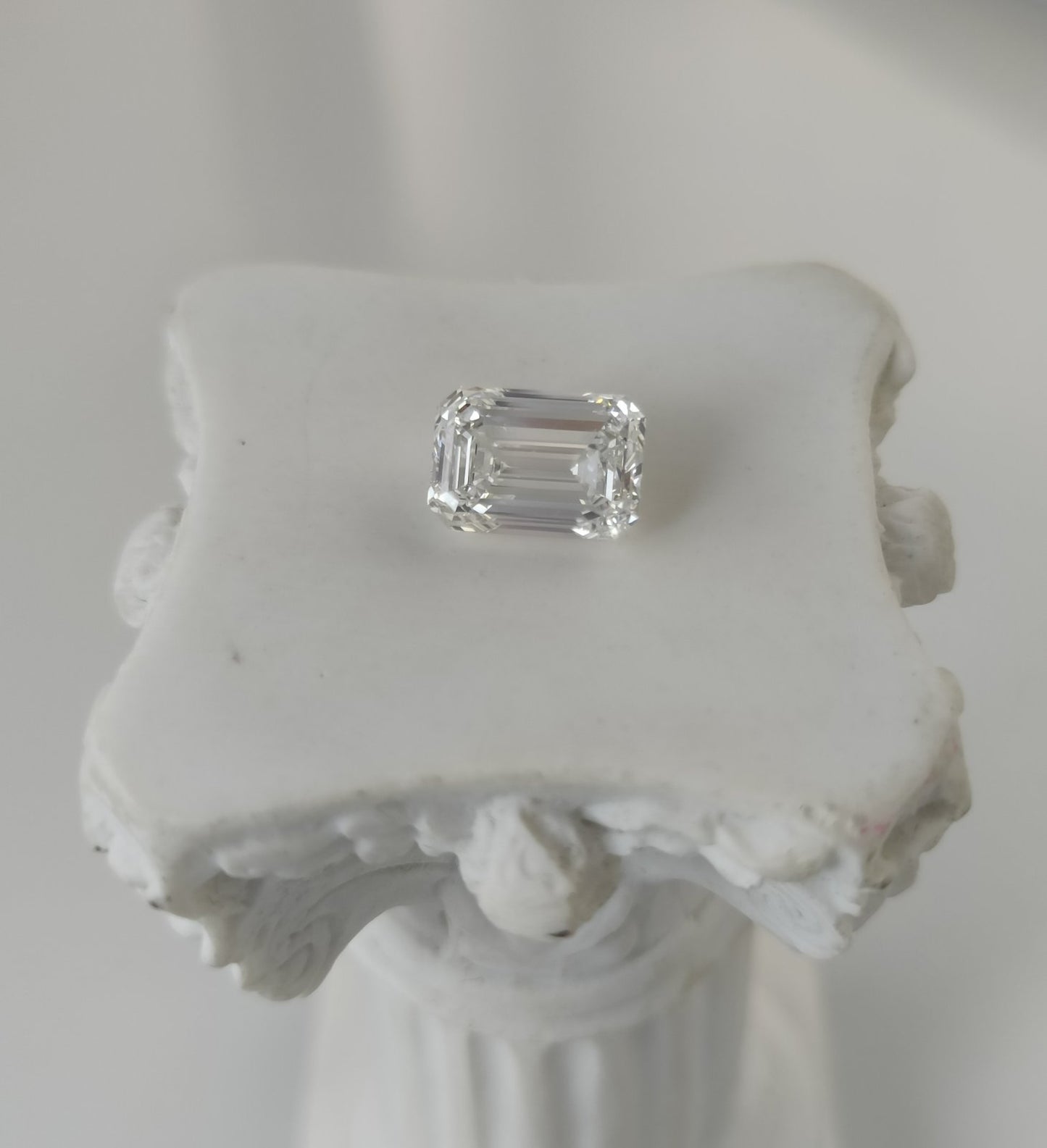 2.0CT VVS1 E 756520993 Emerald Cut Lab Grown Diamond