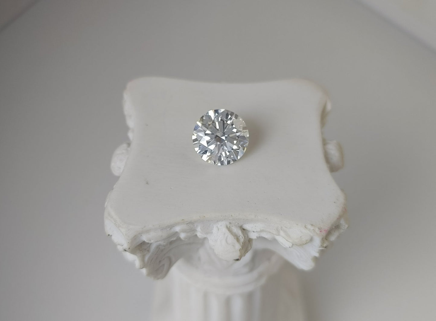2.0CT VVS2 F 758563456 Round Cut Lab Grown Diamond
