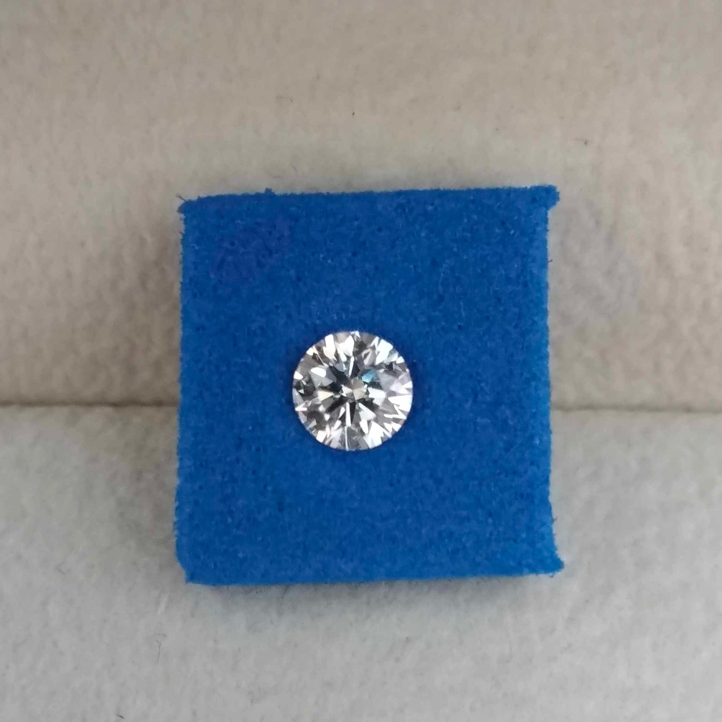 0.35ct VS1 D 671468444 Round Cut Lab Grown Diamond