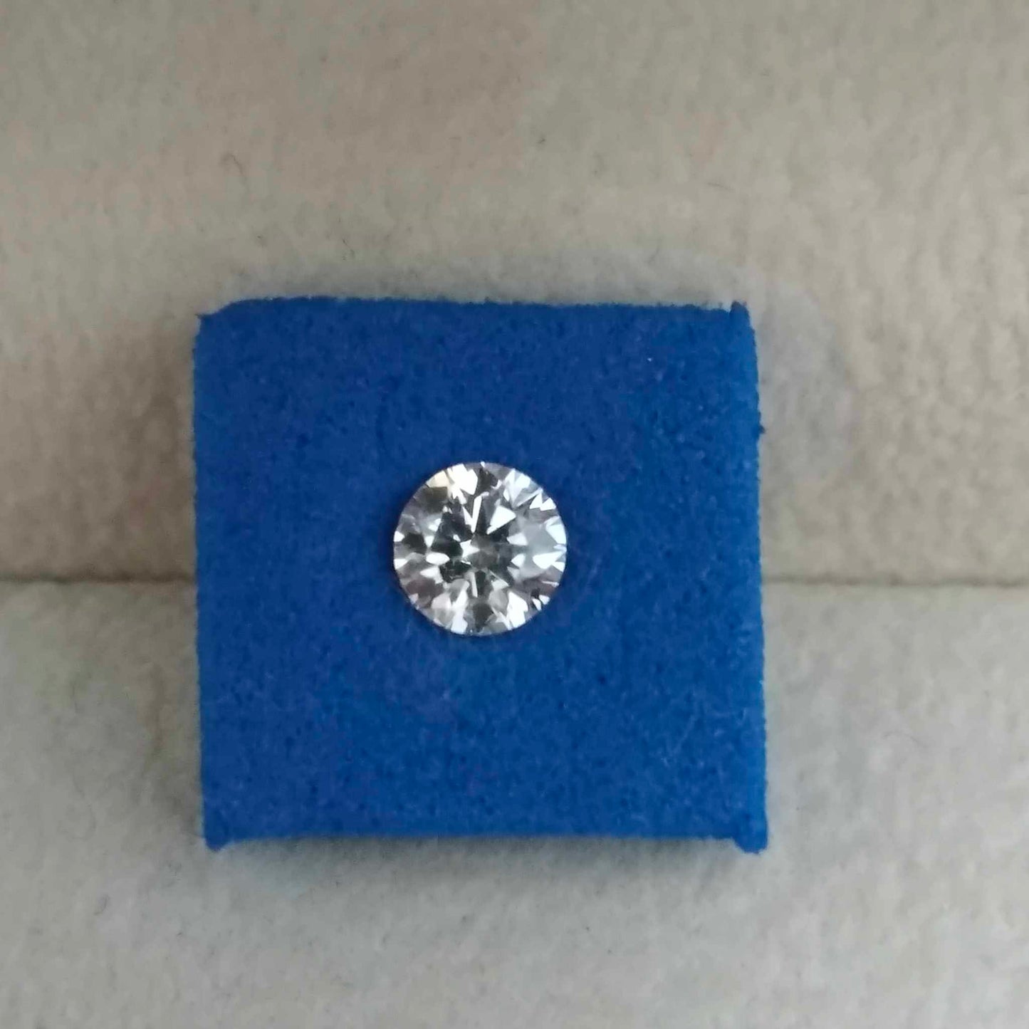 0.35ct VS1 D 660461471 Round Cut Lab Grown Diamond