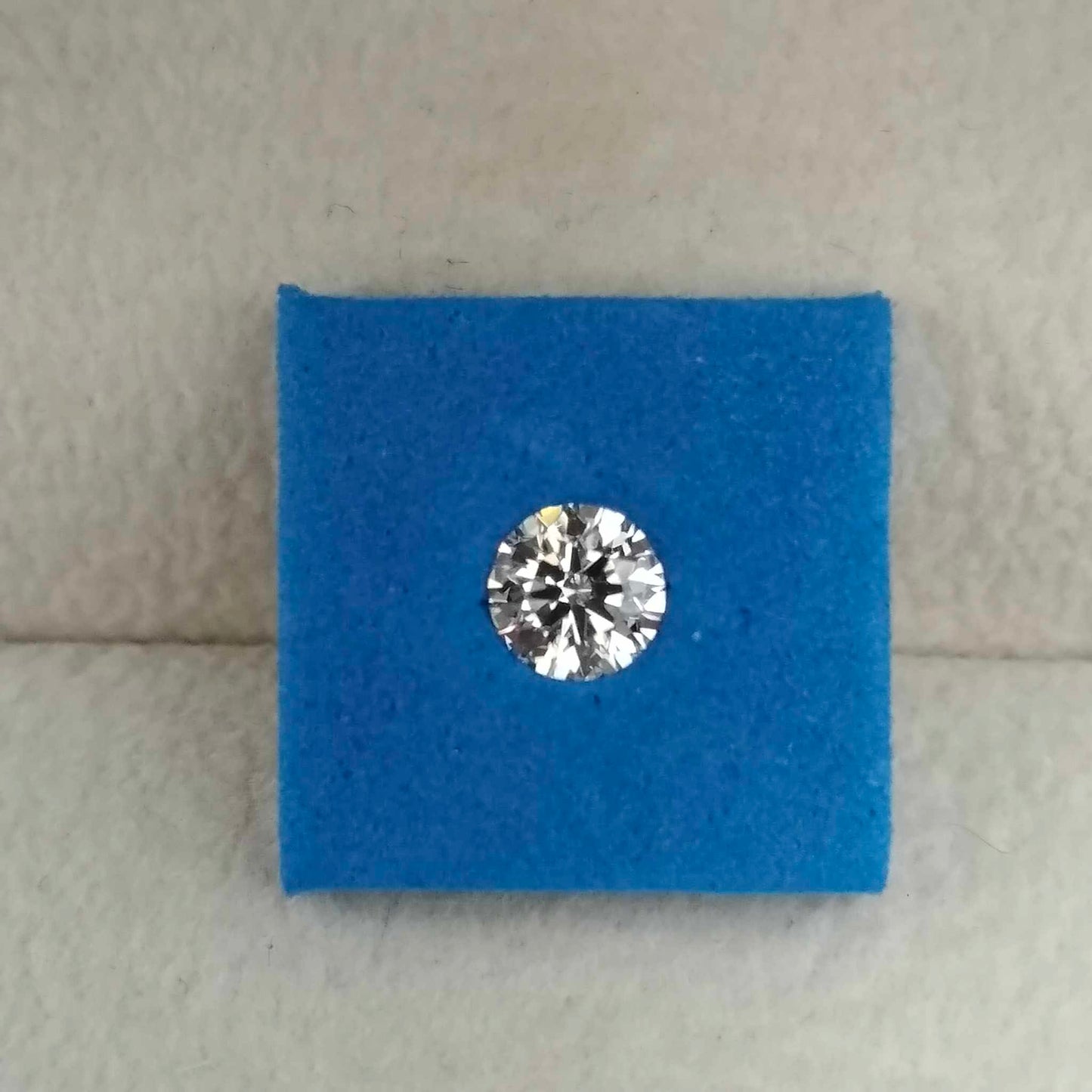 0.35ct VS1 D 675549122 Round Cut Lab Grown Diamond