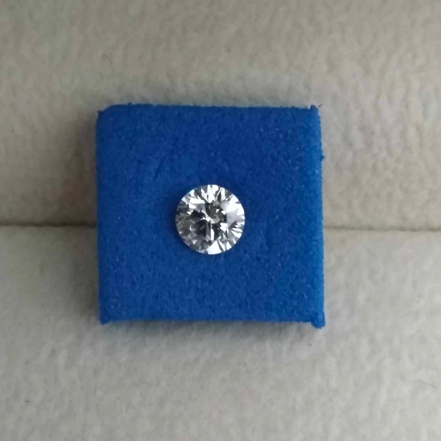 0.35ct VS1 D 660474655 Round Cut Lab Grown Diamond