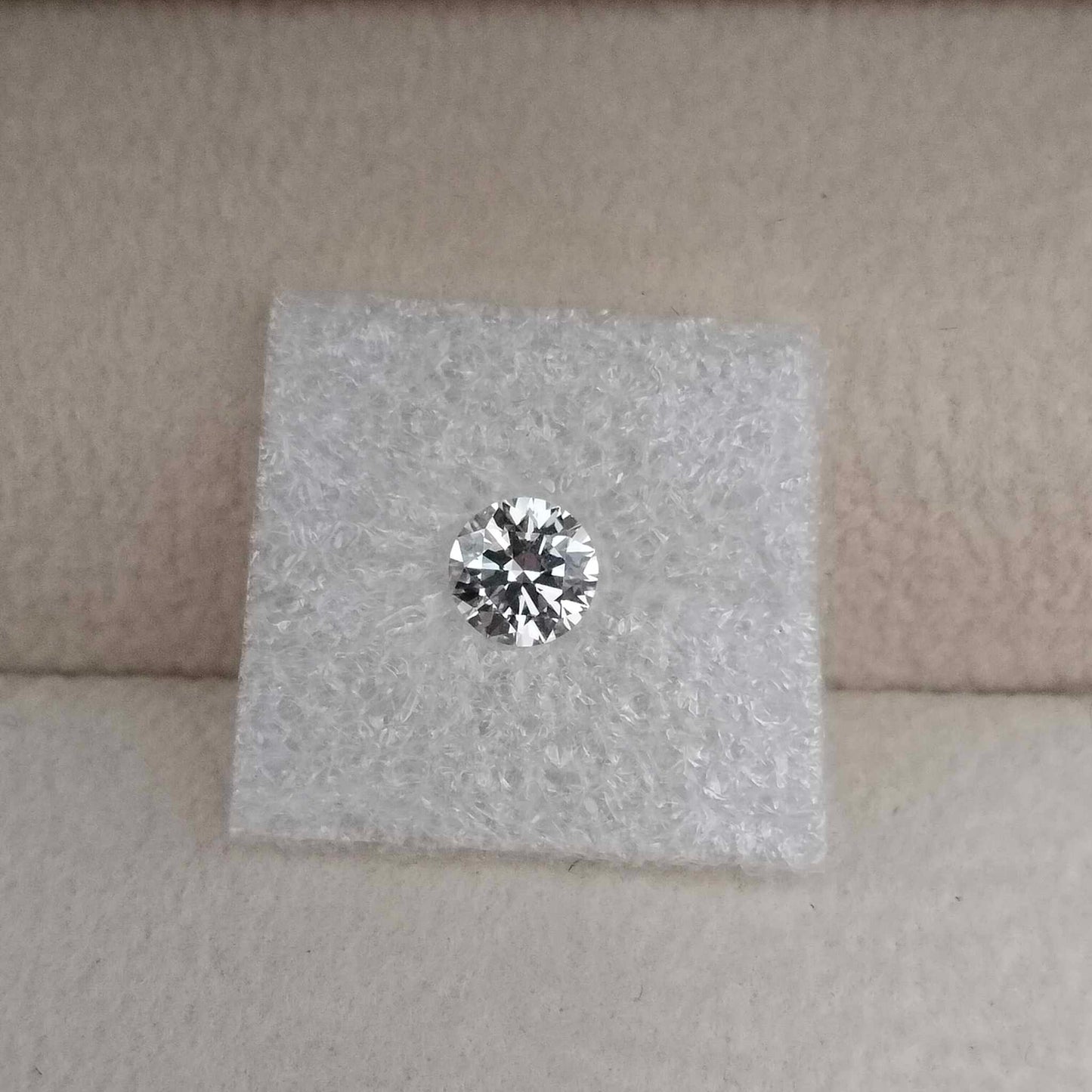 0.33ct VS1 D 674516137 Round Cut Lab Grown Diamond