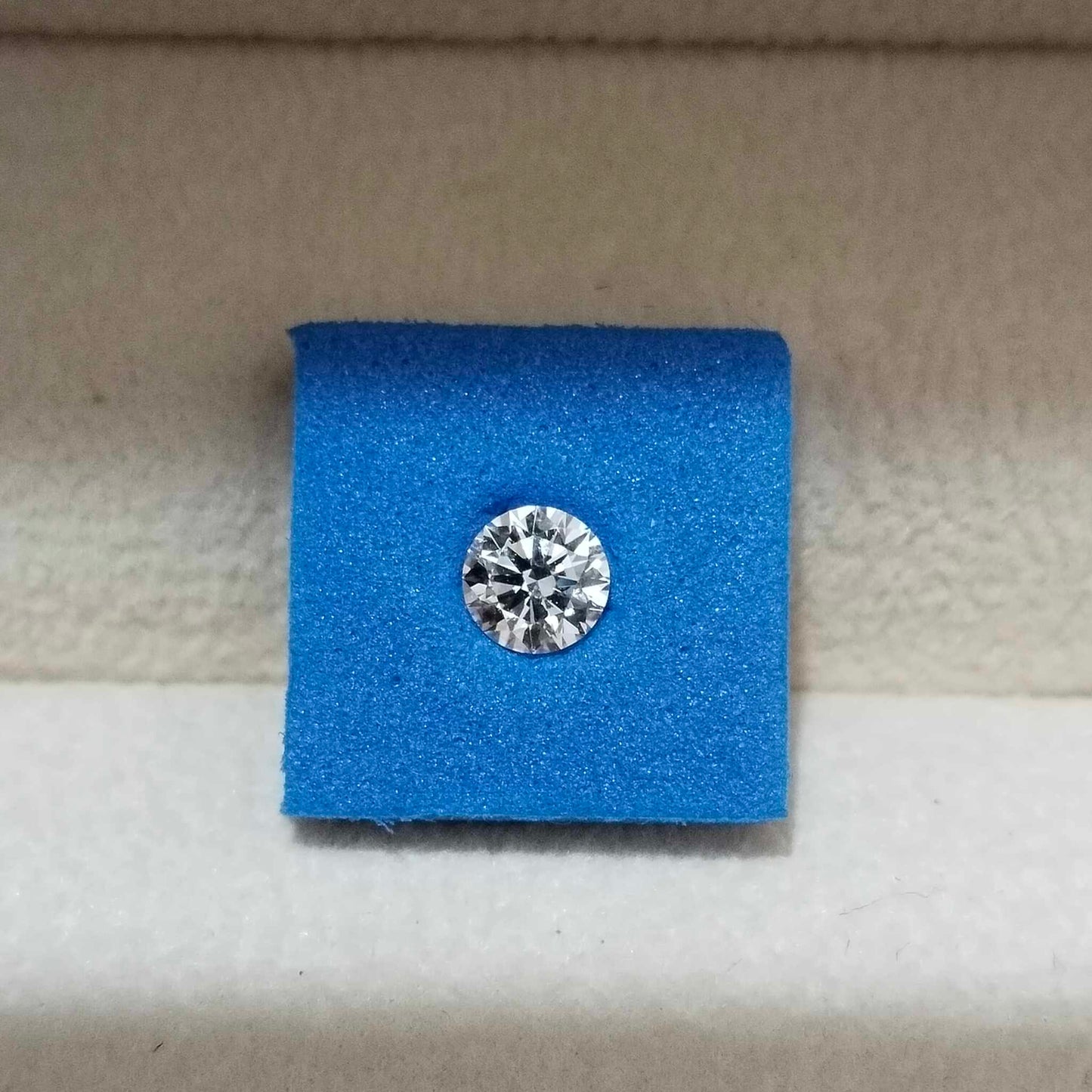 0.35ct VS1 D 674516128 Round Cut Lab Grown Diamond