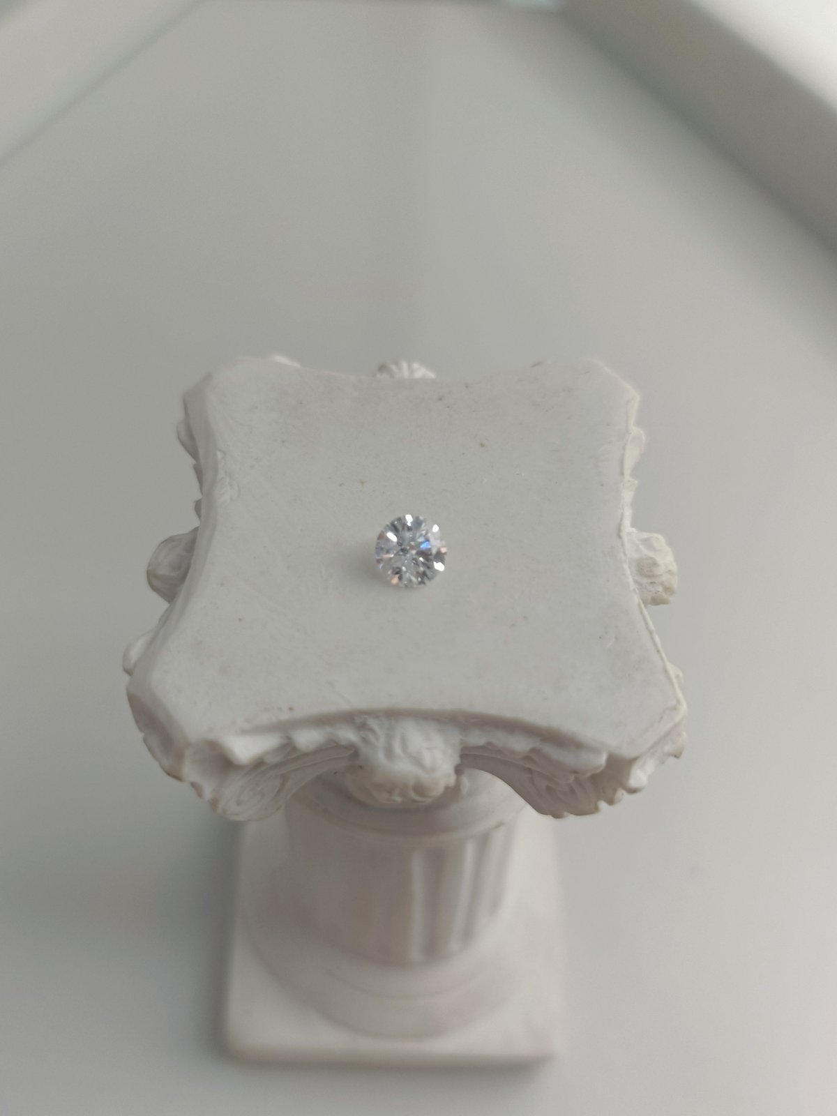 0.34ct VS1 E 559280728 Round Cut Lab Grown Diamond