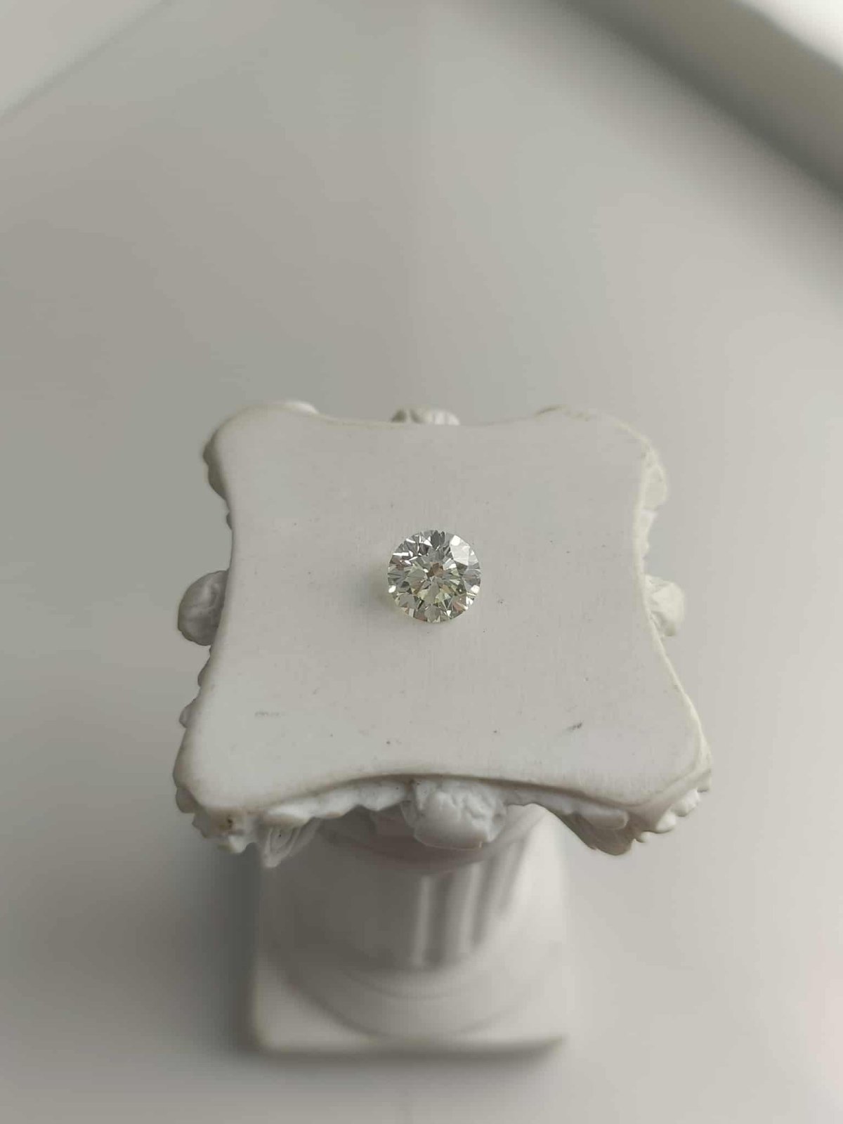 0.90CT VS2 M 3535228473 Round Cut Natural Diamond