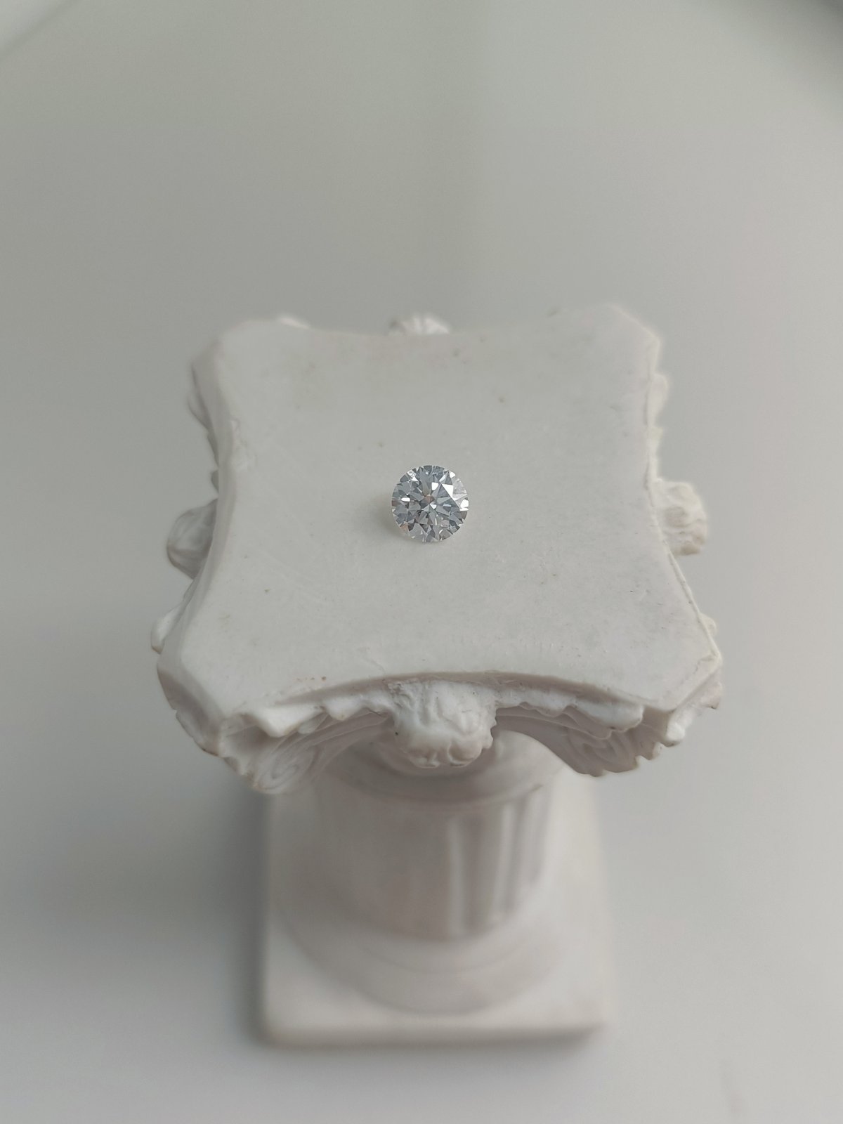 0.38ct VS1 D 561252978 Round Cut Lab Grown Diamond