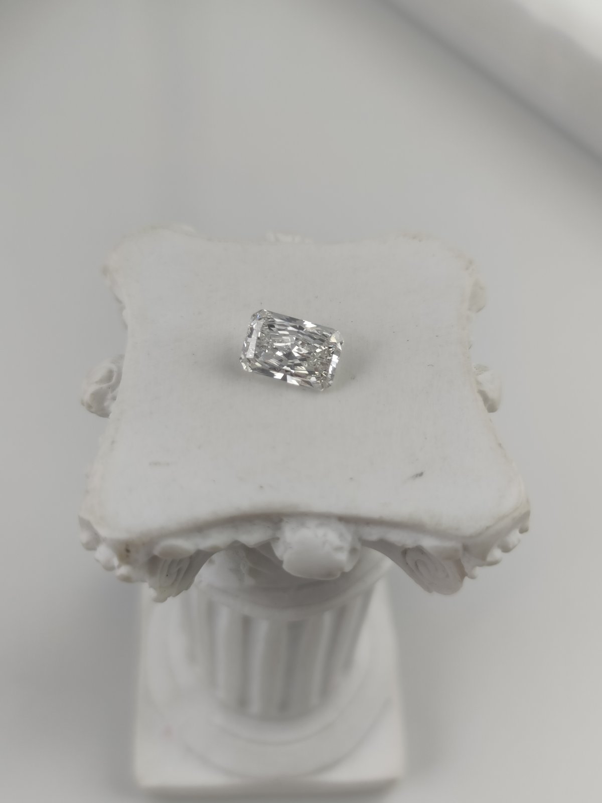 1.10ct VS1 H 579360600 Radiant Cut Lab Grown Diamond