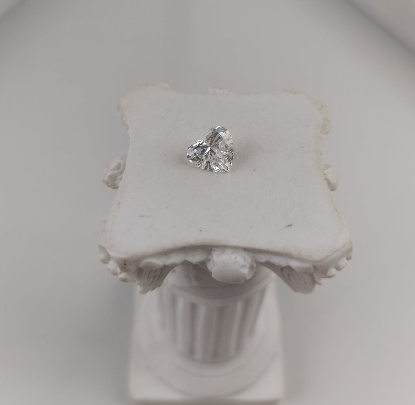 1.01CT VS1 F 586372667 Heart Cut Lab Grown Diamond