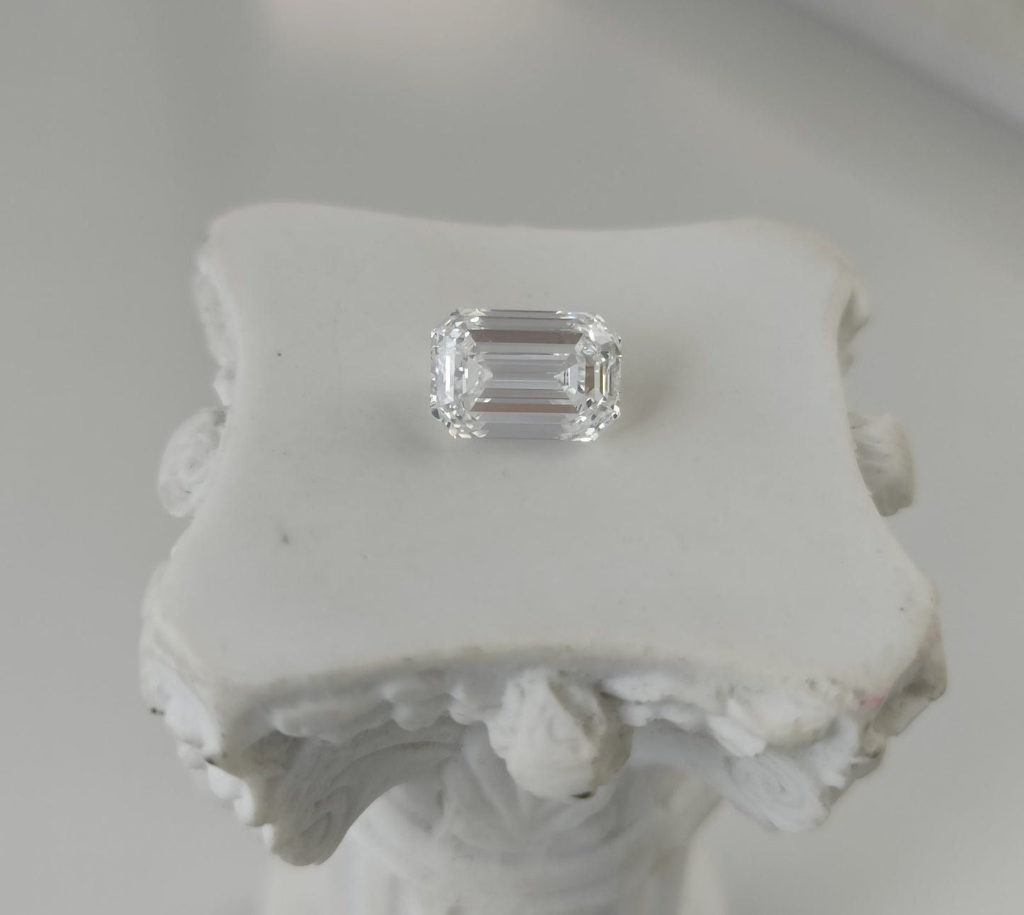 2.0CT VVS1 E 758559296 Emerald Cut Lab Grown Diamond