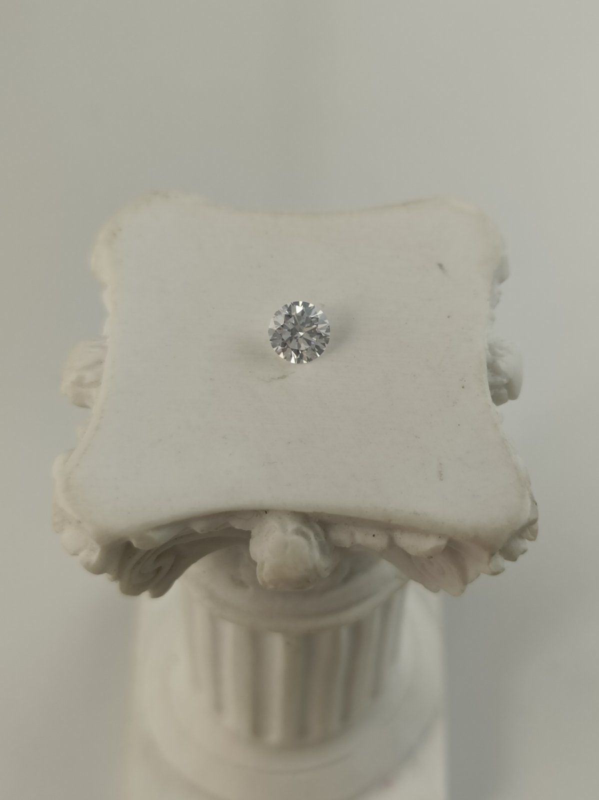 0.35ct VS1 D 660405531 Round Cut Lab Grown Diamond