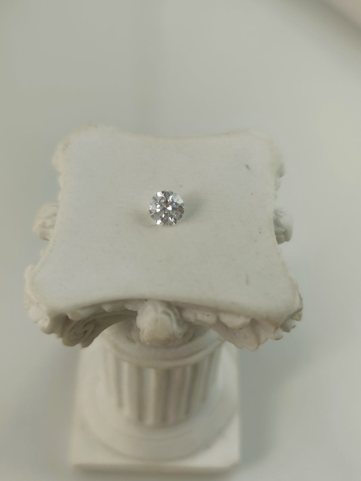 0.35ct VS1 D 660474655 Round Cut Lab Grown Diamond