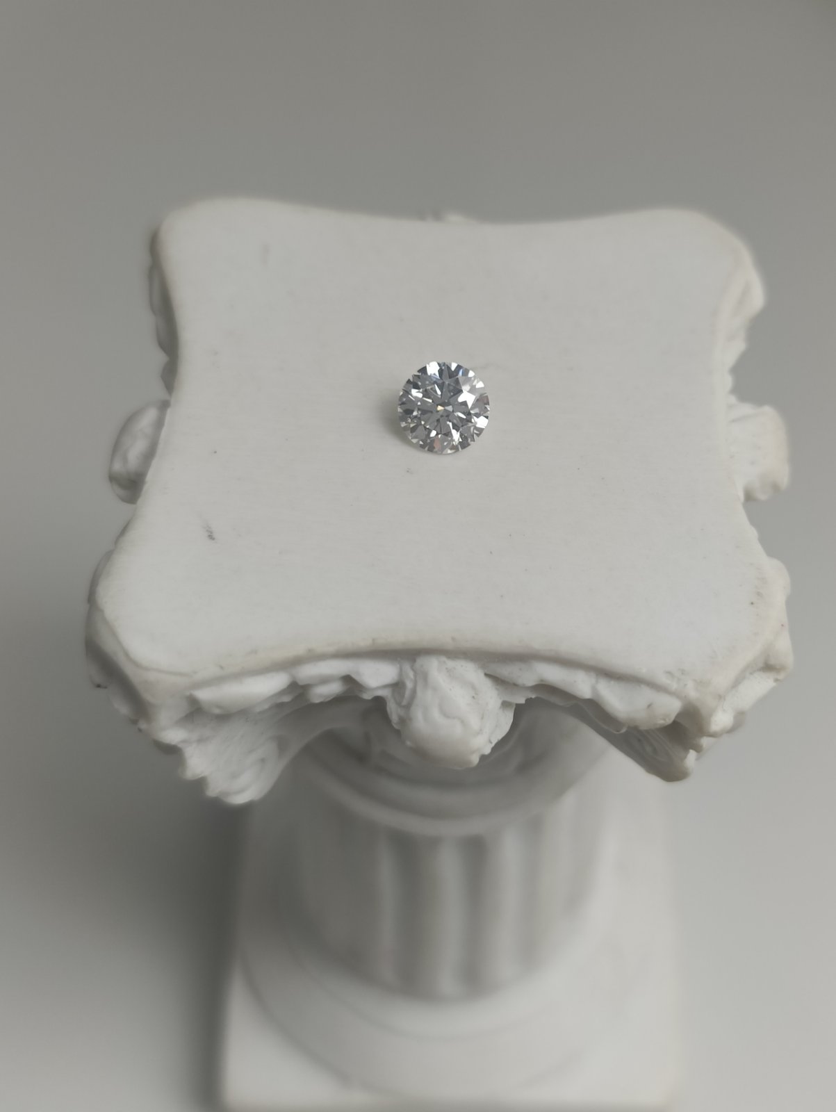 0.35ct VS1 D 674510828 Round Cut Lab Grown Diamond