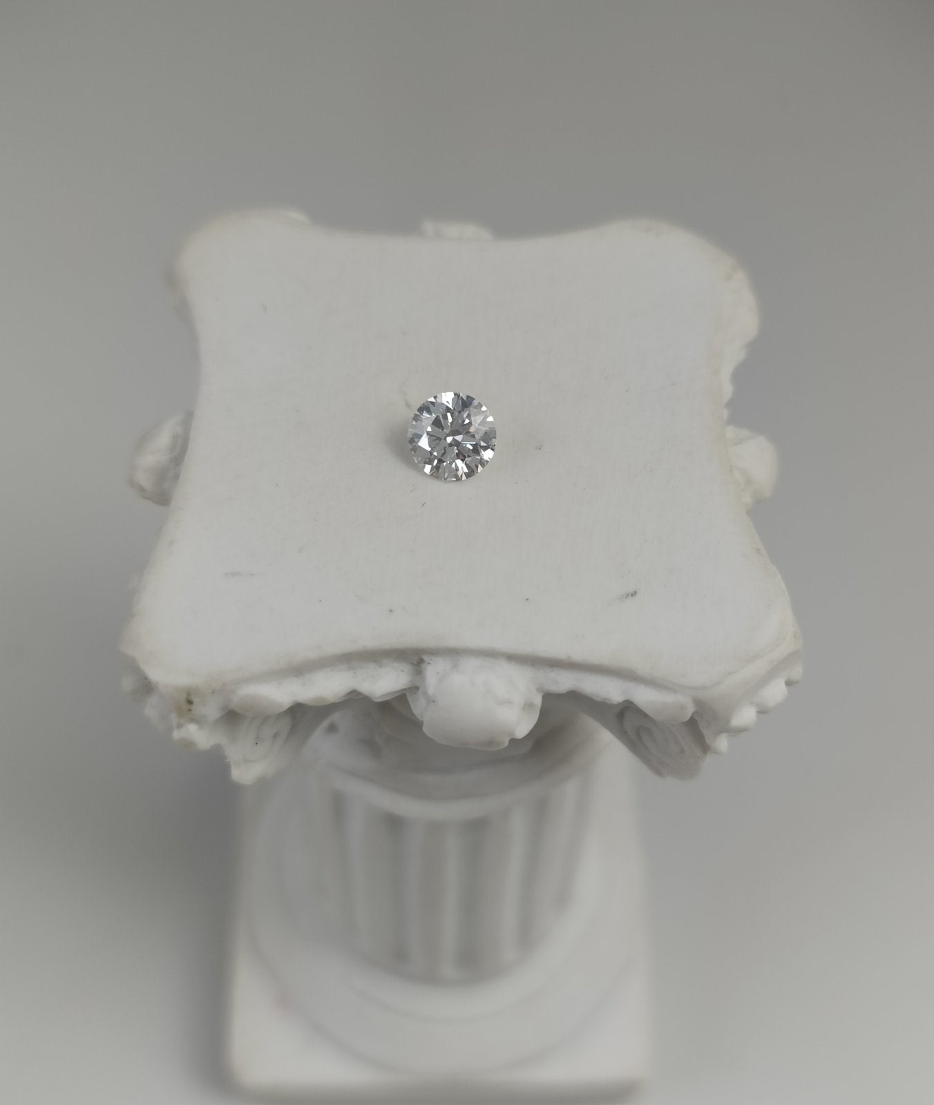 0.35ct VS1 D 674510957 Round Cut Lab Grown Diamond
