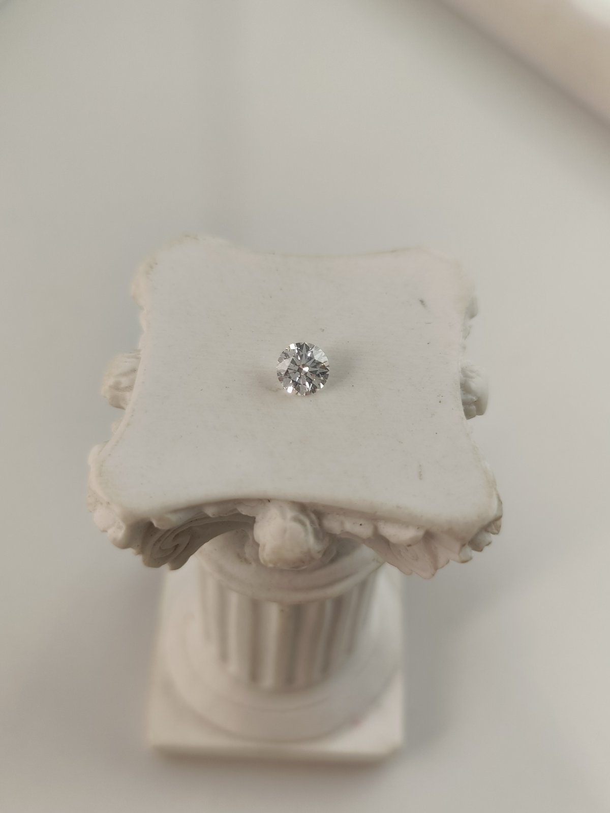0.35ct VS1 D 674523326 Round Cut Lab Grown Diamond