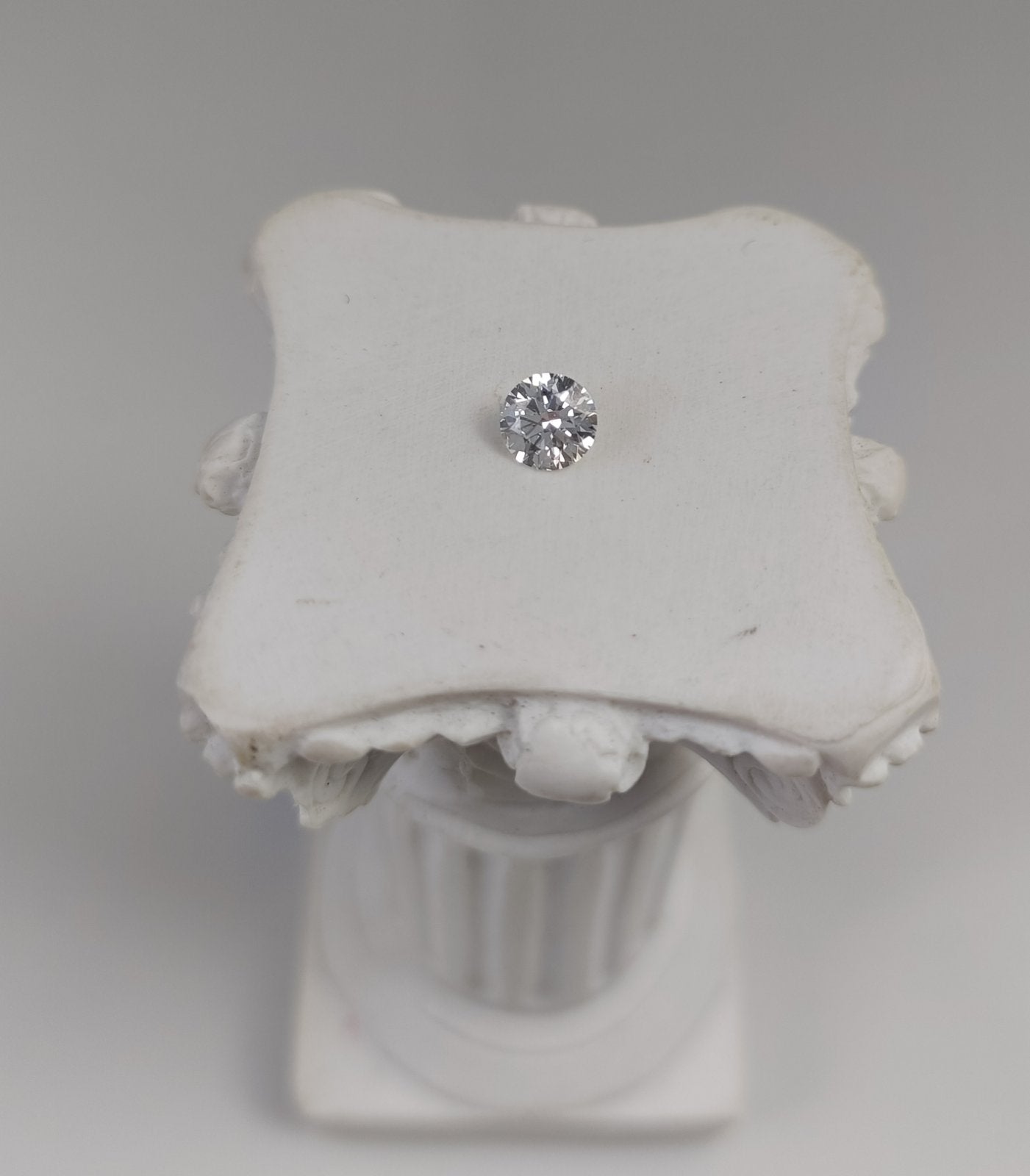 0.35ct VS1 D 675549069 Round Cut Lab Grown Diamond