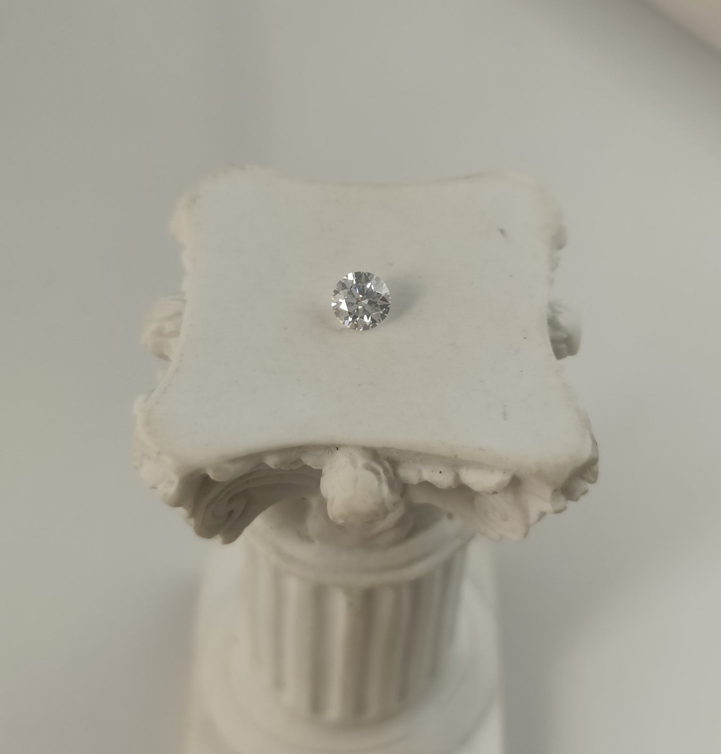 0.35ct VS1 D 675549122 Round Cut Lab Grown Diamond