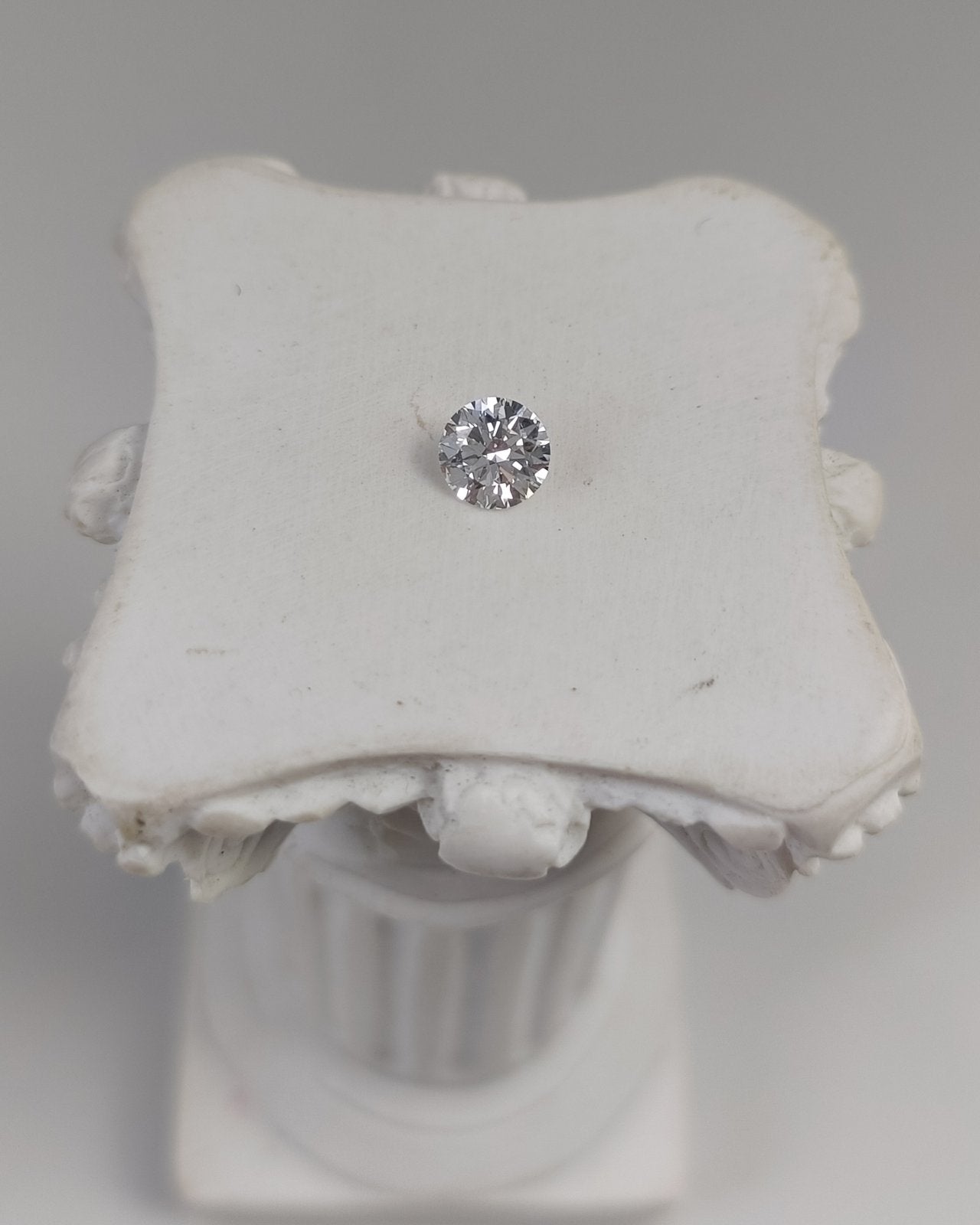 0.35ct VS1 D 675549161 Round Cut Lab Grown Diamond