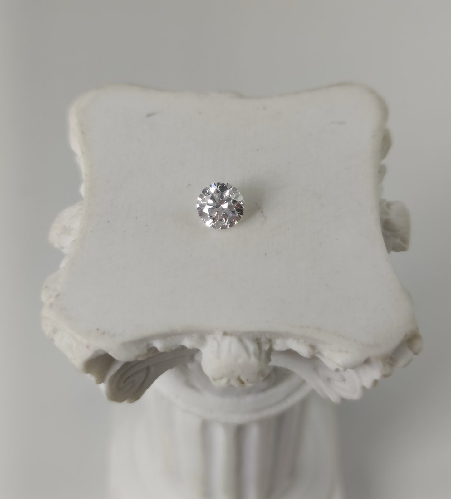 0.32ct VVS1 E 687588610 Round Cut Lab Grown Diamond
