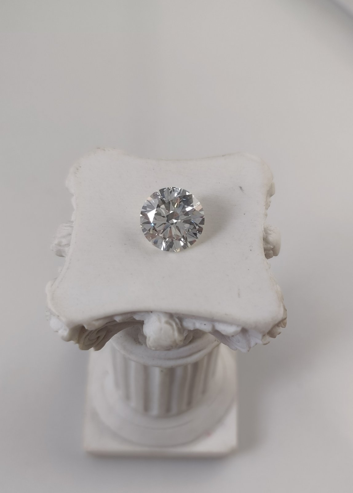 3.01ct VS1 G 696539681 Round Cut Lab Grown Diamond