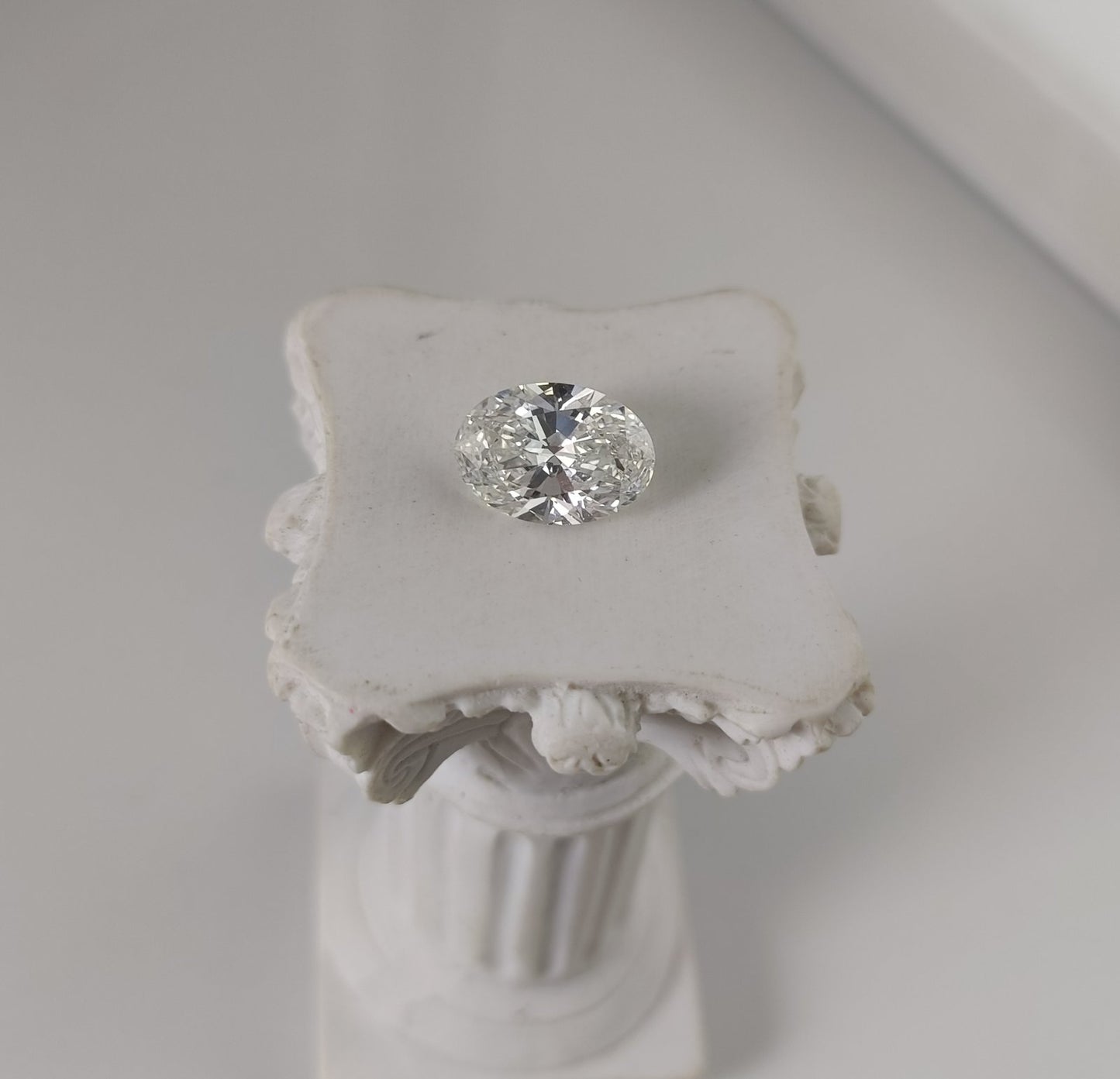 3.0CT VVS2 F 720513937 Oval Cut Lab Grown Diamond
