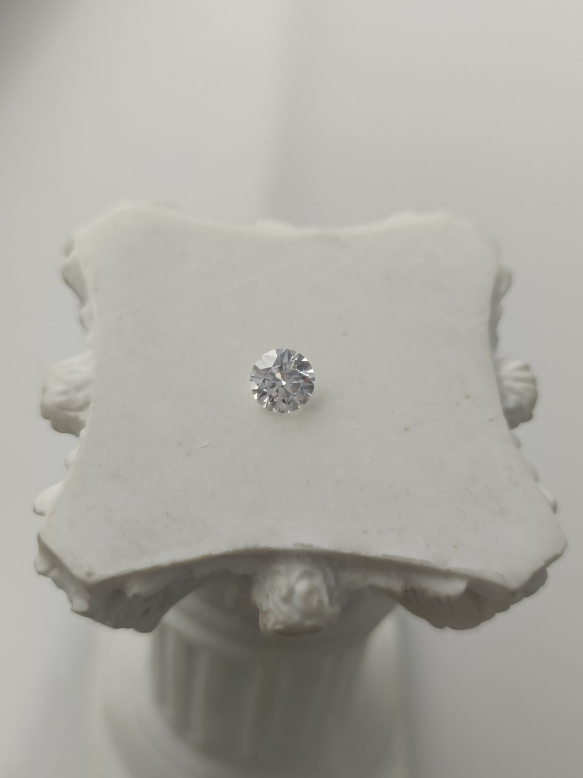 0.30CT VS2 E 561281540 Round Cut Lab Grown Diamond