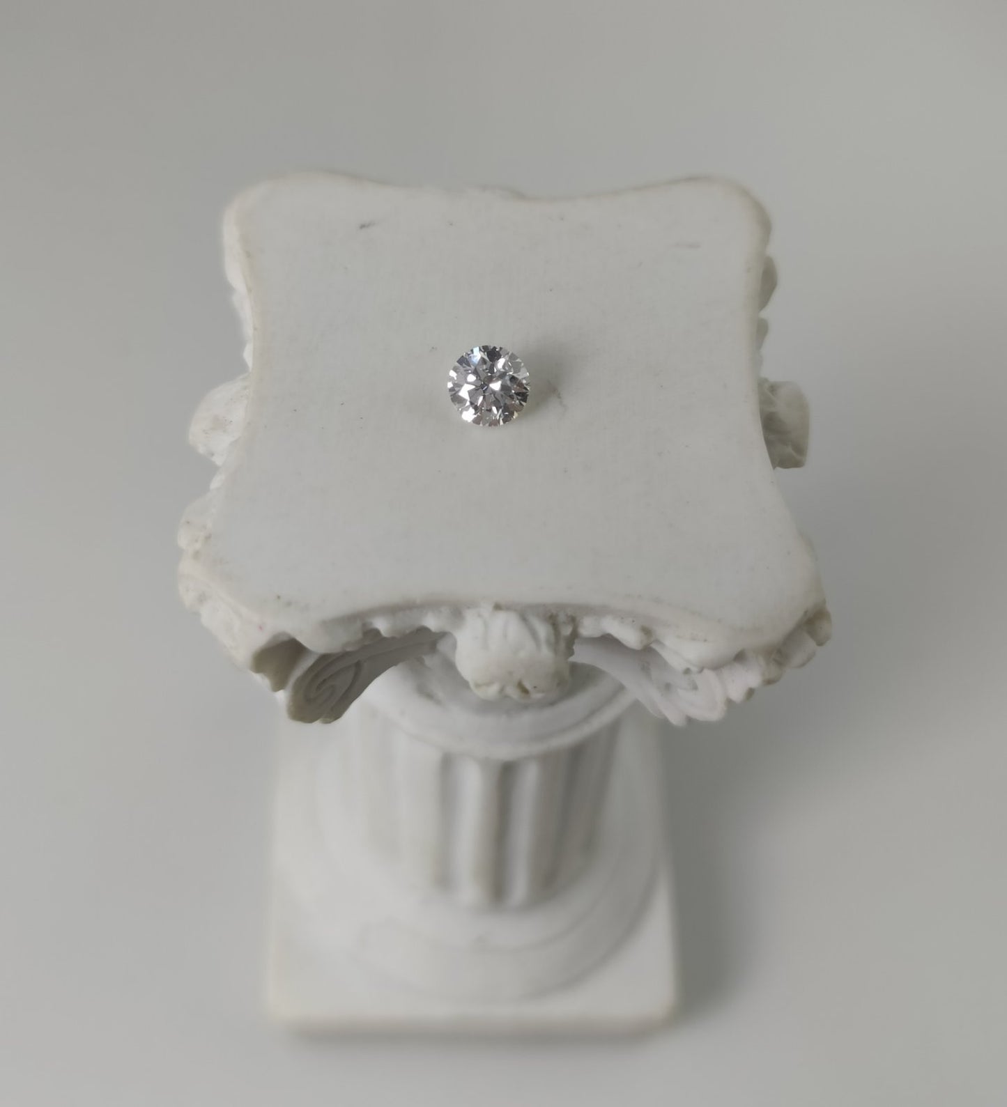0.32ct VVS1 E 687588610 Round Cut Lab Grown Diamond