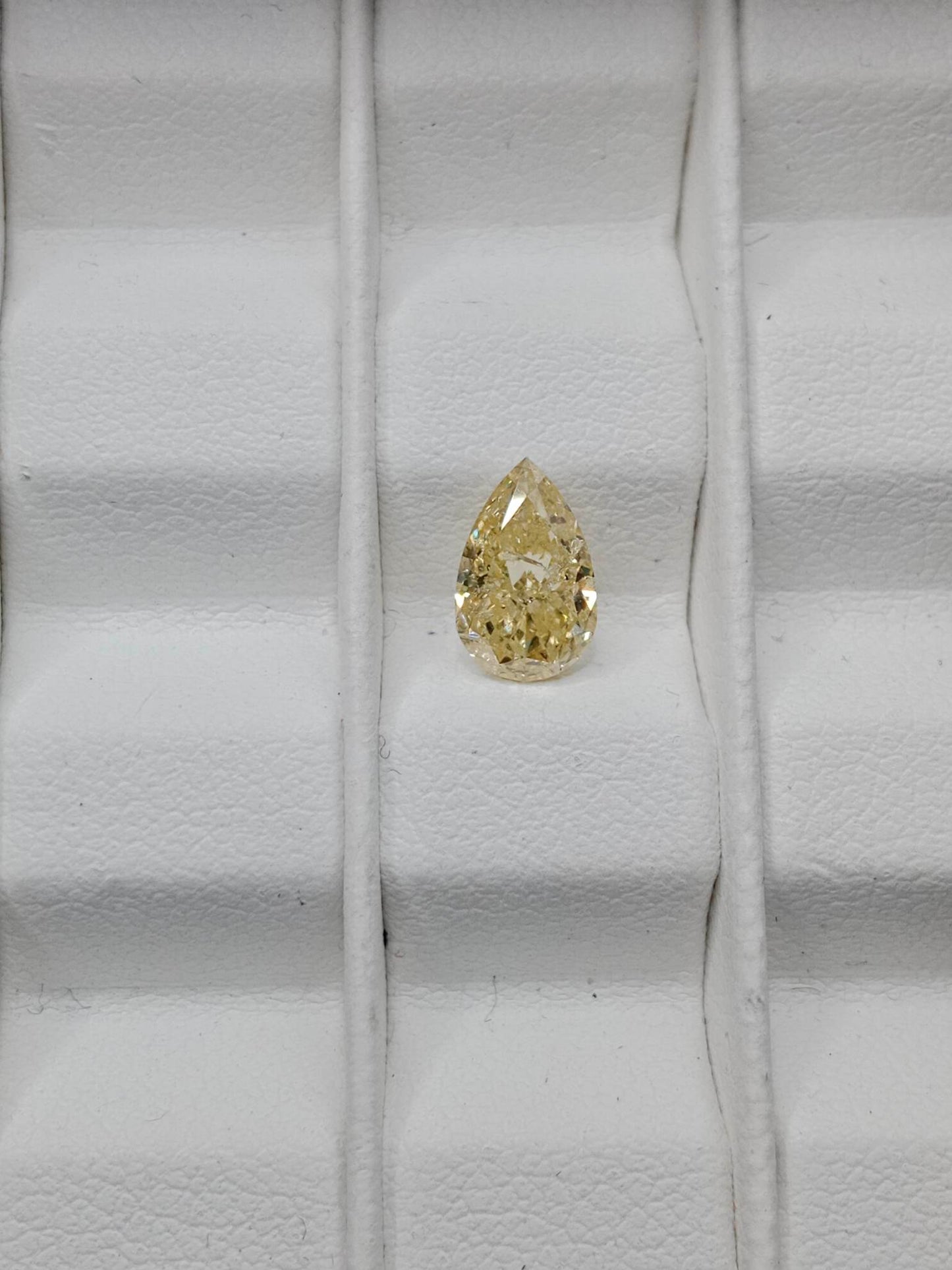 1.21CT Fancy 2225374922 Pear Cut Natural Diamond