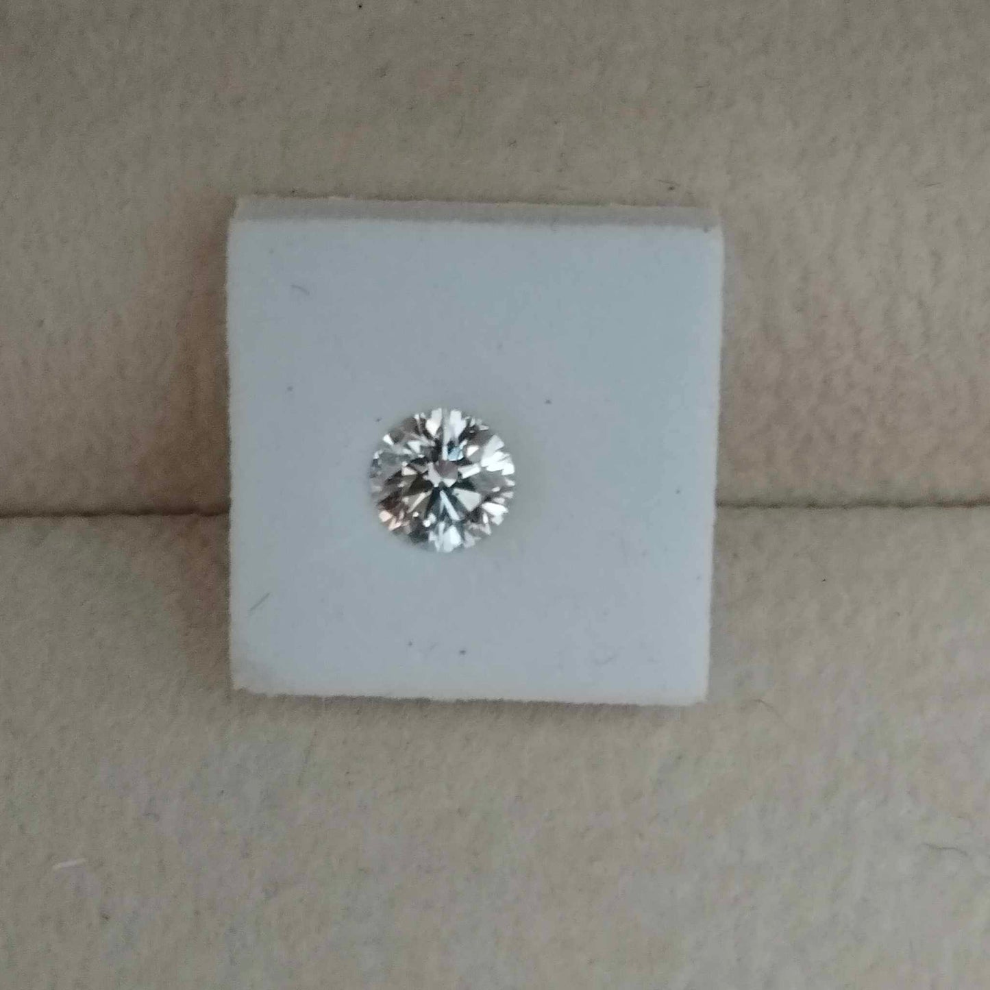 0.35ct VS1 D 659469341 Round Cut Lab Grown Diamond