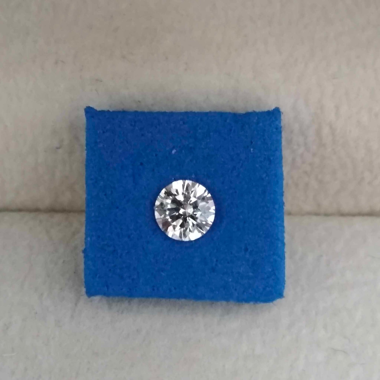 0.35ct VS1 D 674523310 Round Cut Lab Grown Diamond