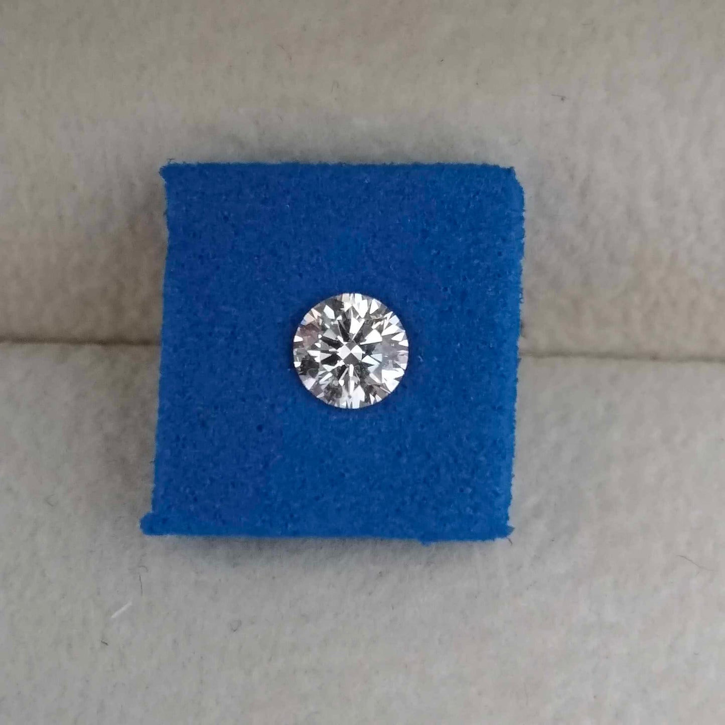0.35ct VS1 D 674510905 Round Cut Lab Grown Diamond