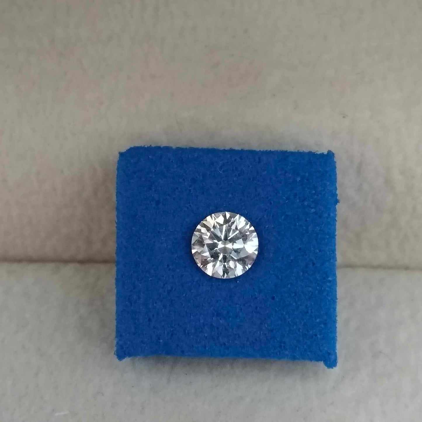 0.35ct VS1 D 675549069 Round Cut Lab Grown Diamond